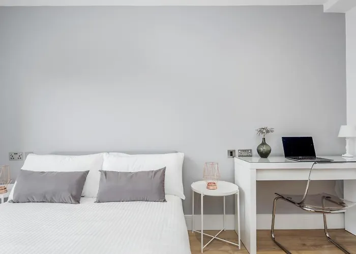 Luxury Chic Apartment Near Canary Wharf, Excel, O2 & Stratford